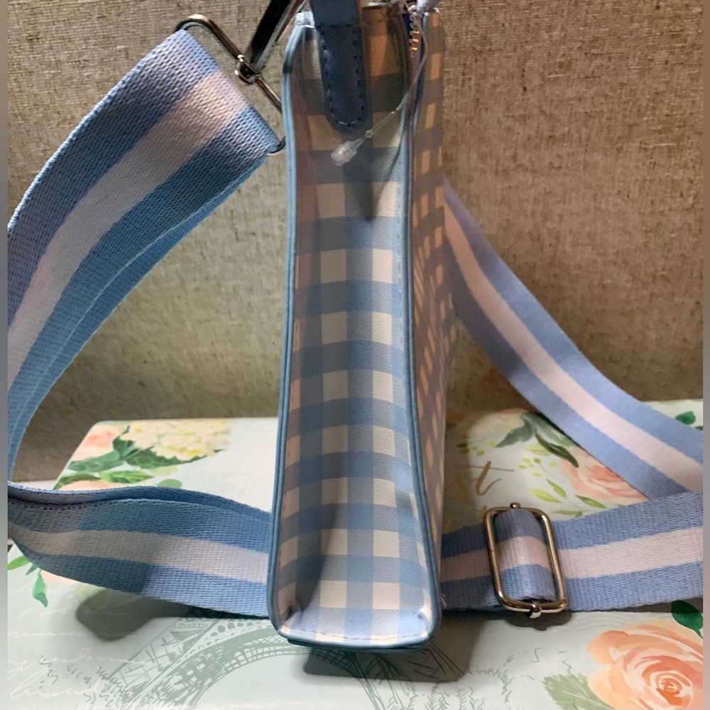 🦋NEW 🦋Mini suitcase style bag, blue and white🦋
#BLUE - Picture 3 of 16